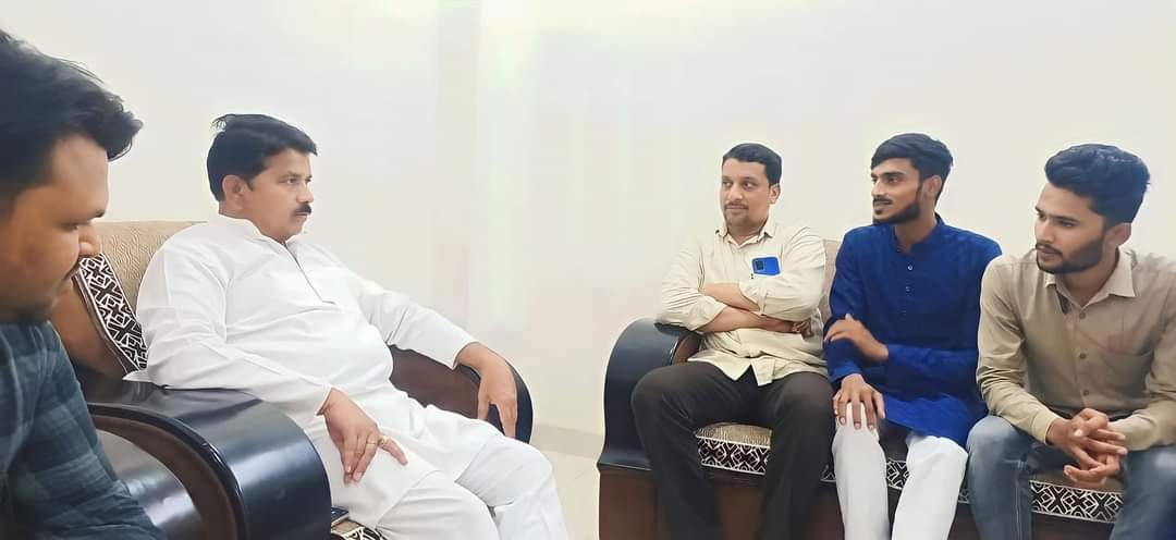 उज़ैर ताहिर नक्काश ने मध्य प्रदेश के पूर्व गृहमंत्री एवं कांग्रेसी नेता बाला बच्चन से वन टू वन चर्चा में रखी अपनी बात | New India Times