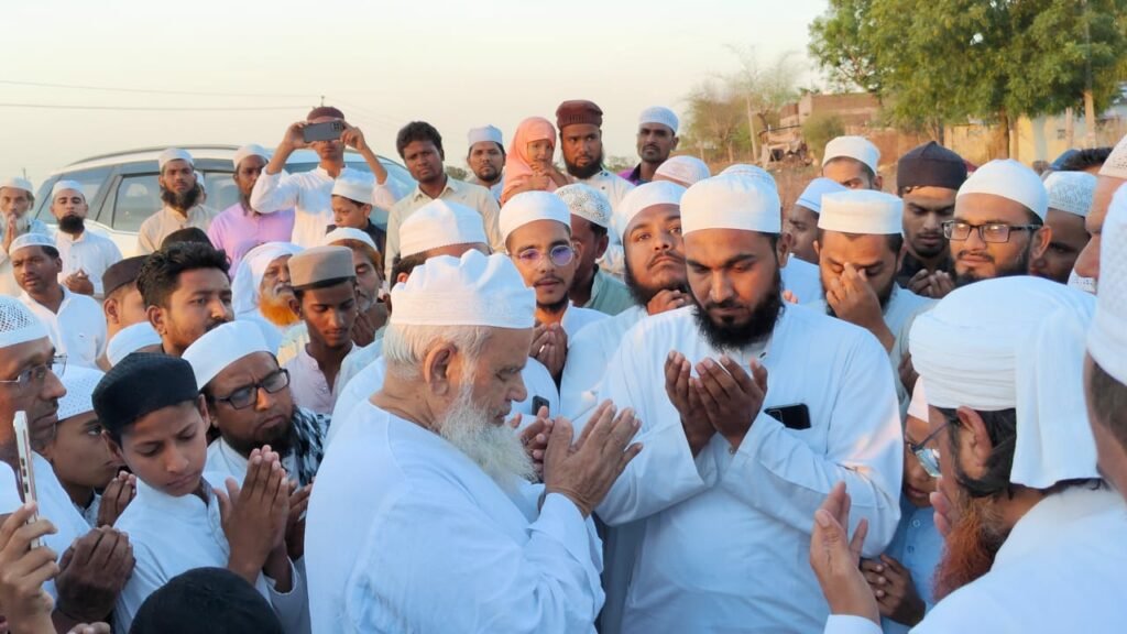 मौलाना ज़करिया क़ासमी संभली के दस्ते मुबारक से मदरसा मअहदे अली मियां नदवी की नई बिल्डिंग का बहादरपुर में रखा गया संगे बुनियाद | New India Times