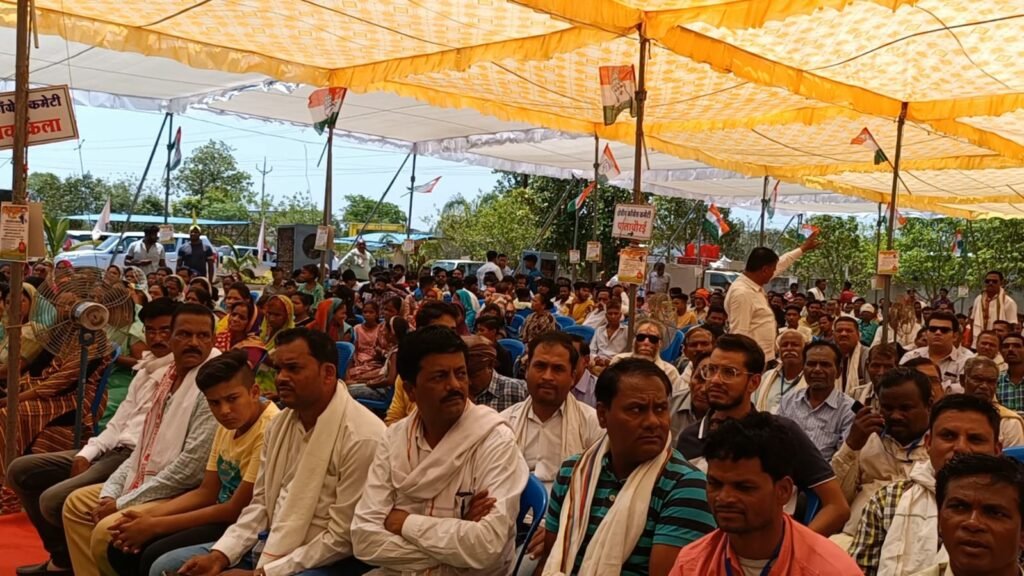 जुन्नारदेव पहुंचे पूर्व मुख्यमंत्री कमलनाथ व सांसद नकुल नाथ, कार्यकर्ताओं की मानी गुटबाजी, गुटबाजी खत्म करने की दी नसीहत | New India Times