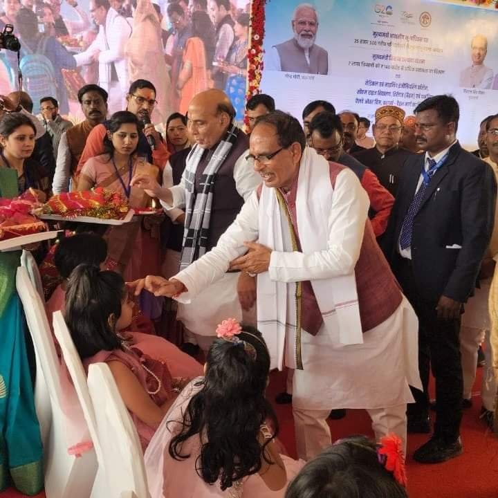 एक हज़ार की राशि मिलने पर लाडली बहनों के खिले चेहरे, बहनों ने राशि प्राप्ति पर खुशी जाहिर करते हुए मुख्यमंत्री का जताया आभार | New India Times