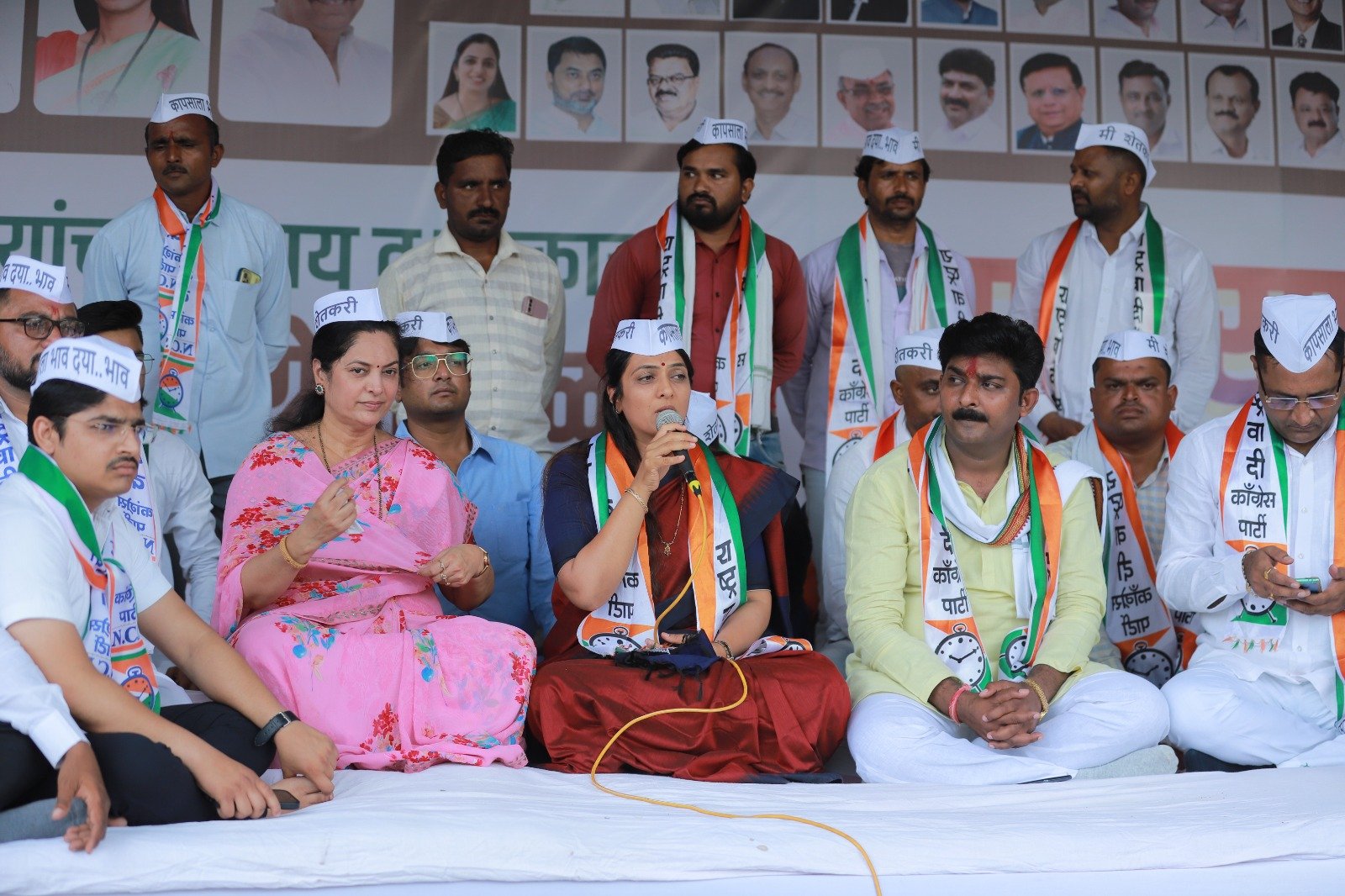 शरद पवार के दौरे के तीन दिन पहले किसानों की समस्याओं को लेकर एनसीपी ने शुरू किया आमरण अनशन | New India Times