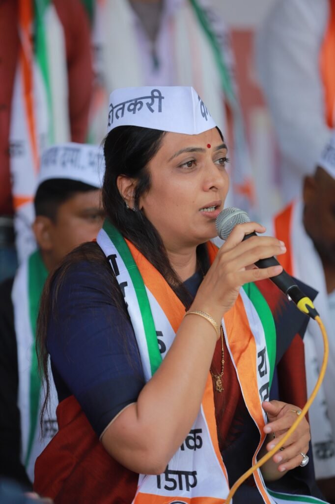 शरद पवार के दौरे के तीन दिन पहले किसानों की समस्याओं को लेकर एनसीपी ने शुरू किया आमरण अनशन | New India Times