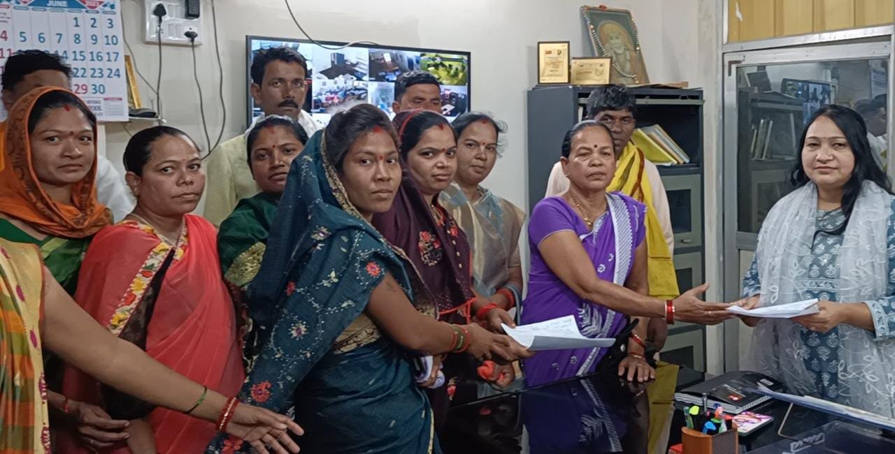 सरपंच सचिव की चल रही मनमानी, कागजों में हुआ निर्माण कार्य, उप सरपंच और पंचों ने की शिकायत, जांच में हो सकता है भ्रष्टाचार उजागर | New India Times