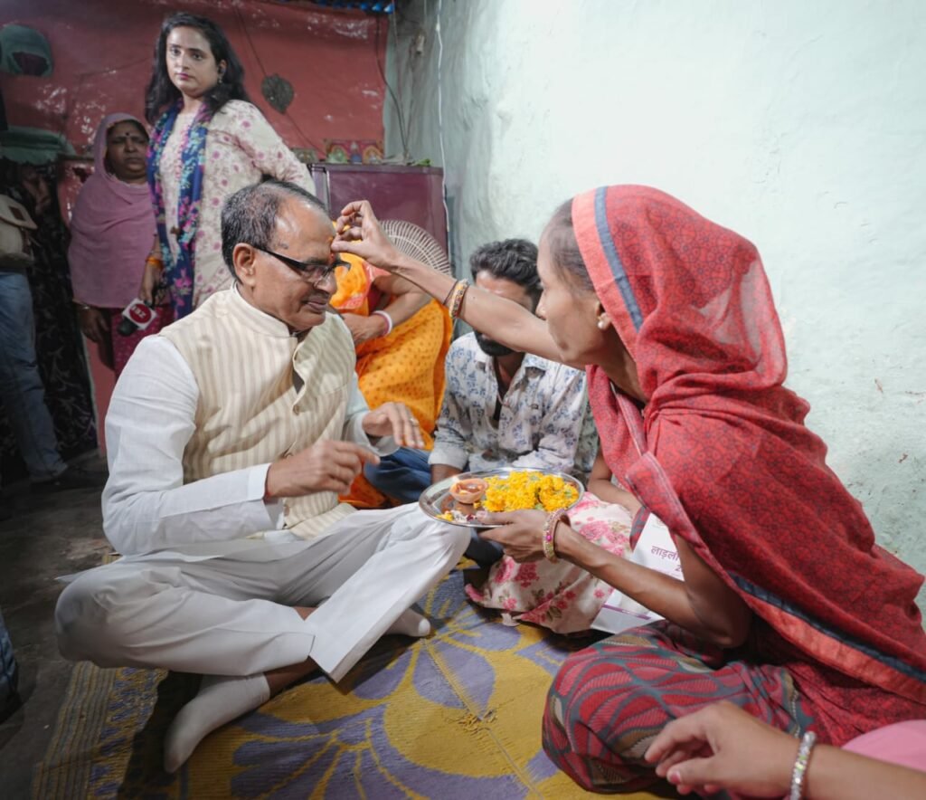 अभी तो बस शुरुआत है बहनों आपका भाई बहनों को हर महीने देगा 3,000 रूपए की सौगात | New India Times