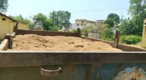 अवैध रेत परिवहन करते हुए ट्रैक्टर ट्राली जप्त, वाहन छोड़कर आरोपी चालक हुआ फरार | New India Times