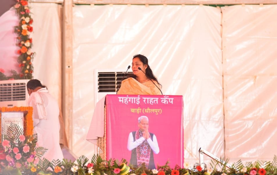 महंगाई राहत कैंप में मुख्यमंत्री अशोक गहलोत की सभा में नेत्री शालिनी शर्मा ने किया संबोधित | New India Times