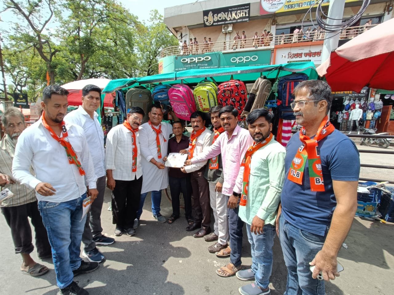 असंवैधानिक सरकार के प्रभाव में भाजपा का अभियान "मोदी@9" आरंभ, महाजन-खड़से ने किया जनता से संवाद | New India Times