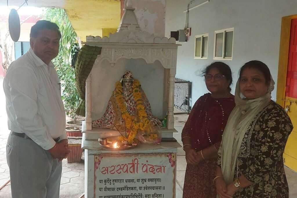 अंतर्राष्ट्रीय योग दिवस पर उत्कृष्ट विद्यालय (CM Rice School) तिरला में योगा करने के साथ सुना गया सामूहिक योग कार्यक्रम का सीधा प्रसारण | New India Times