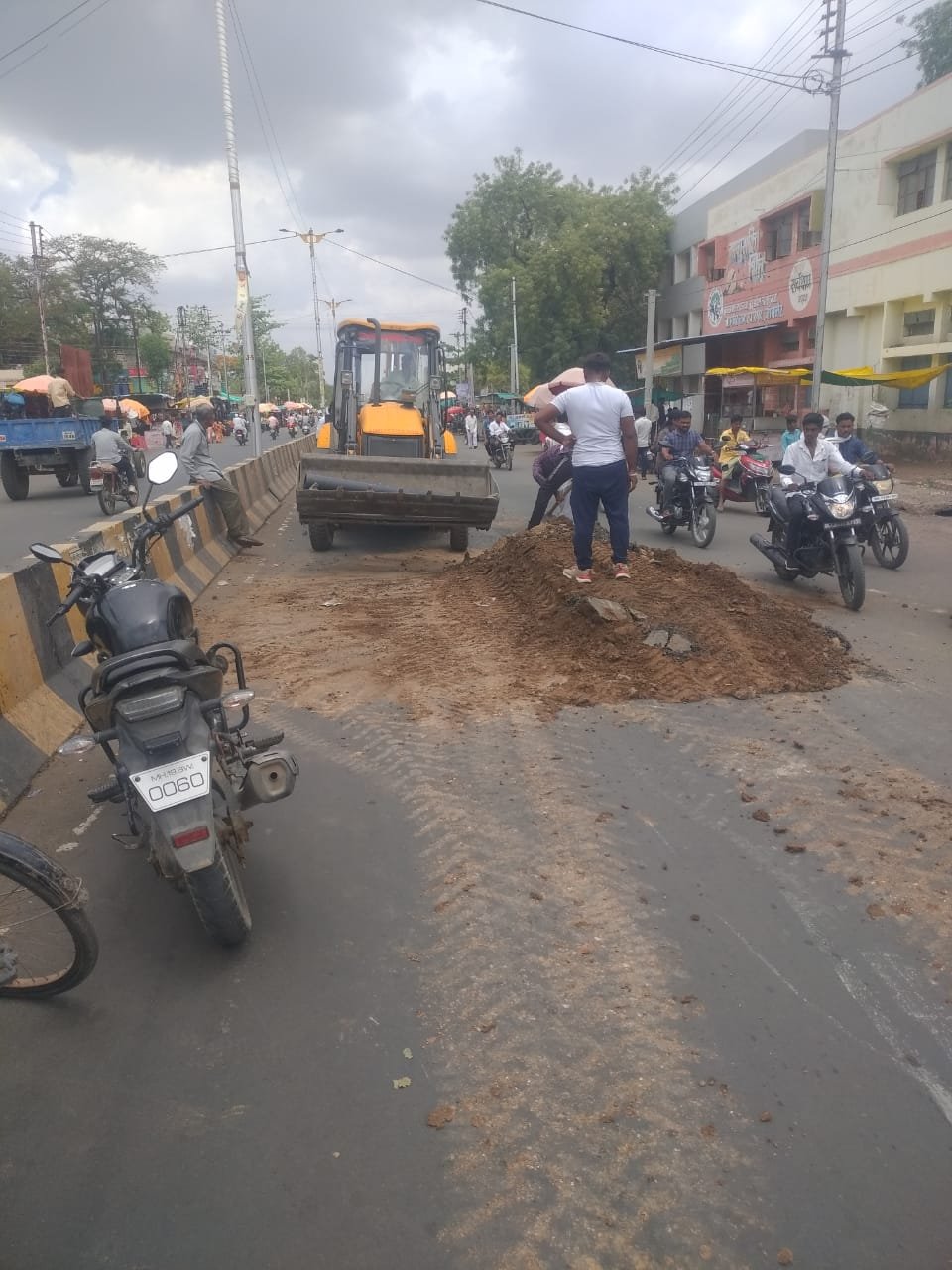 नगर परिषद की दूरदर्शिता के अभाव का हर्जाना अपनी जेब से चुका रही है जनता, पाइप-लाइन की मरम्मत पर सरकारी तिजोरी से ख़र्च हो रहे हैं लाखों रुपए | New India Times