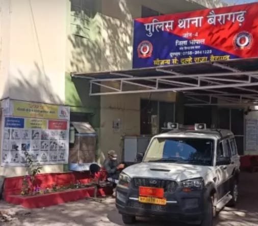 नाबालिग बच्चियों का अपहरण व दुष्कर्म करने वाले बाल अपचारी व होटल मालिक सहित तीन आरोपियों को बैरागढ पुलिस ने 24 घण्टे के अंदर किया गिरफ्तार | New India Times