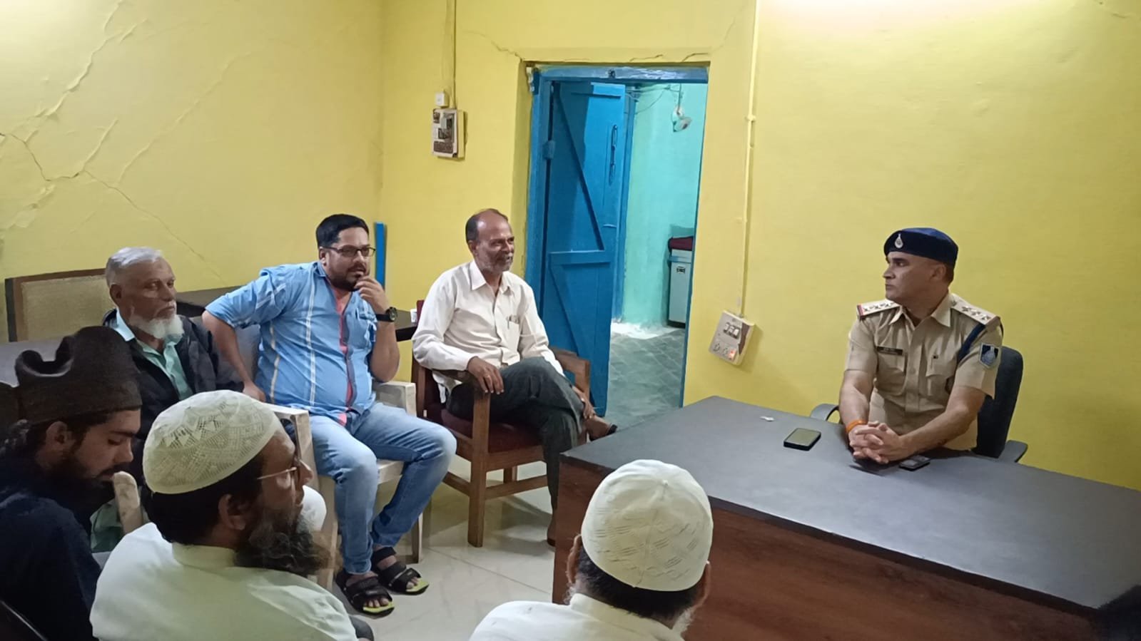 उत्साह पूर्वक ईद उल अजहा का त्योहार मनाए जाने के लिए थाने में बैठकर बनाई गई रणनीति, बारिश होने पर ईदगाह के बजाए मस्जिदों में अदा की जाएगी विशेष नमाज | New India Times