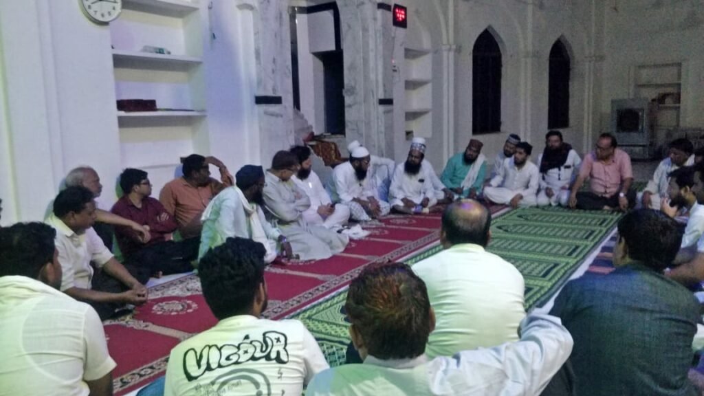 ईद उल अजहा को लेकर मुस्लिम समाज बाड़ी के पदाधिकारियों व उल्मा ए किराम ने मीटिंग कर बनाई रणनीति, विशेष नमाज़ के समय का भी हुआ ऐलान | New India Times