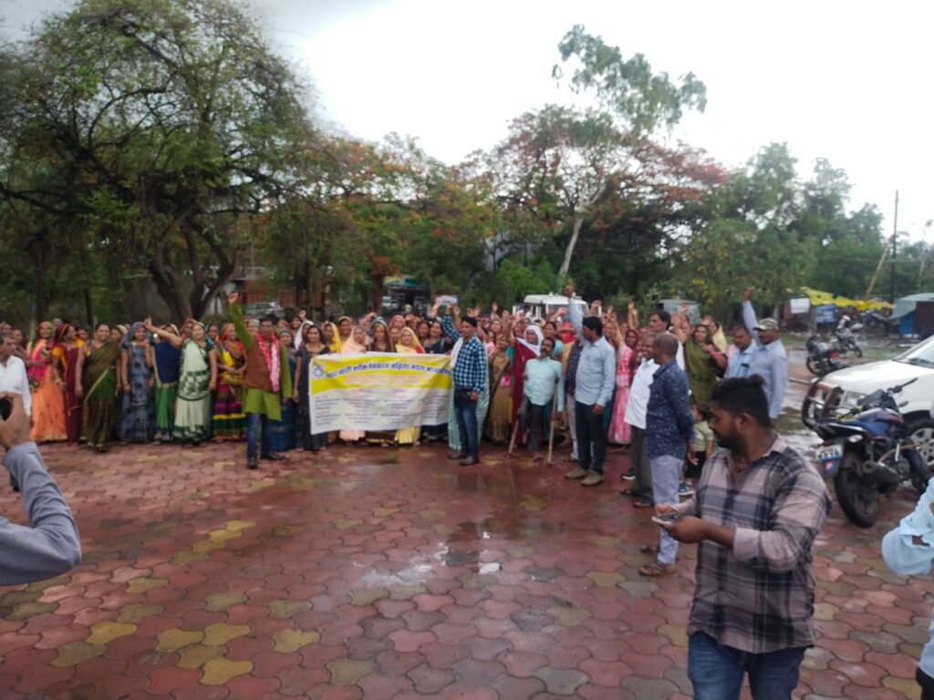 मध्यान भोजन, सांझा चूल्हा से संबंधित समस्याओं को लेकर सौंपा गया ज्ञापन | New India Times