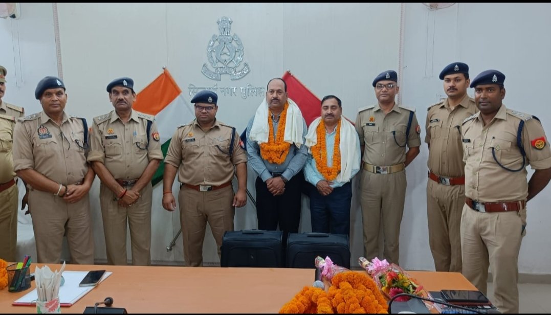 सेवानिवृत्त हुए 2 क्षेत्राधिकारियों को पुलिस अधीक्षक सिद्धार्थ नगर द्वारा दी गई ससम्मान विदाई | New India Times