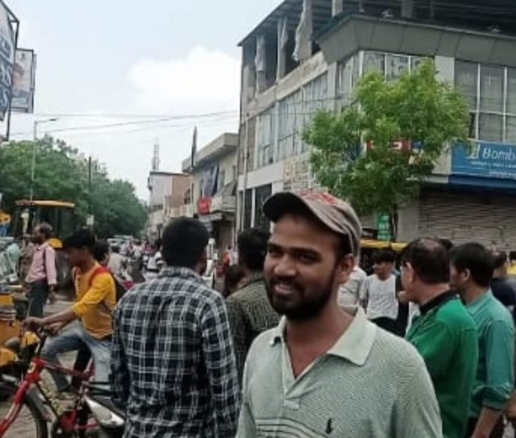 अघोषित विद्युत कटौती के विरोध में छात्रों ने किया रोड जाम, बिजली कटौती मुक्त न होने पर दी बड़े आंदोलन की चेतावनी | New India Times