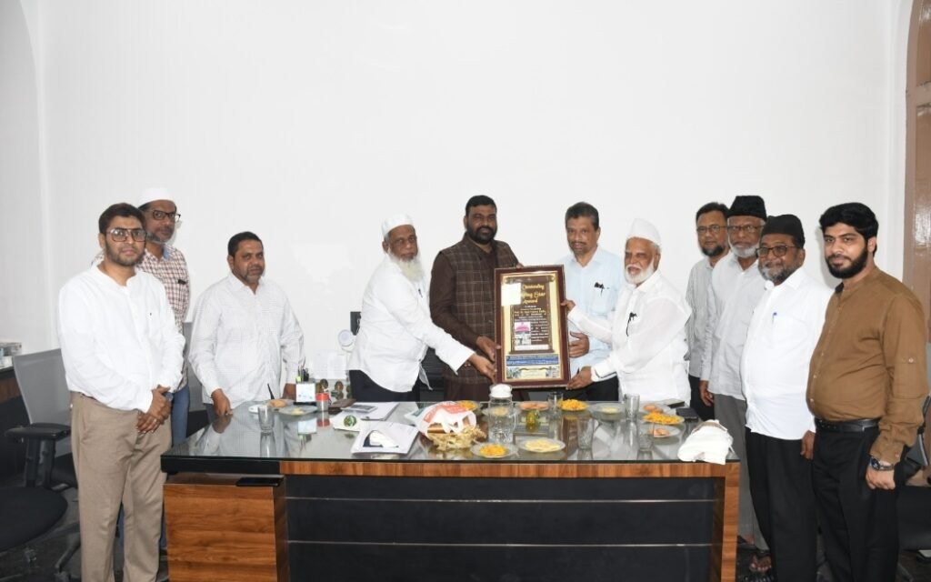 बुरहानपुर के डॉ. फ़रीद क़ाज़ी को तमिलनाडु के वान्यमबाड़ी में हेल्पिंग स्टार अवार्ड से किया गया सम्मानित | New India Times