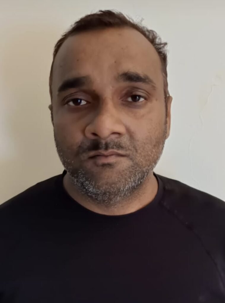 बुरहानपुर की लाल बाग पुलिस ने शराब कारोबारी के दफ़्तर से लाखों रूपये की नकदी लूटने वाले इनामी चौथे आरोपी को बिहार के कैमूर से किया गिरफ्तार | New India Times