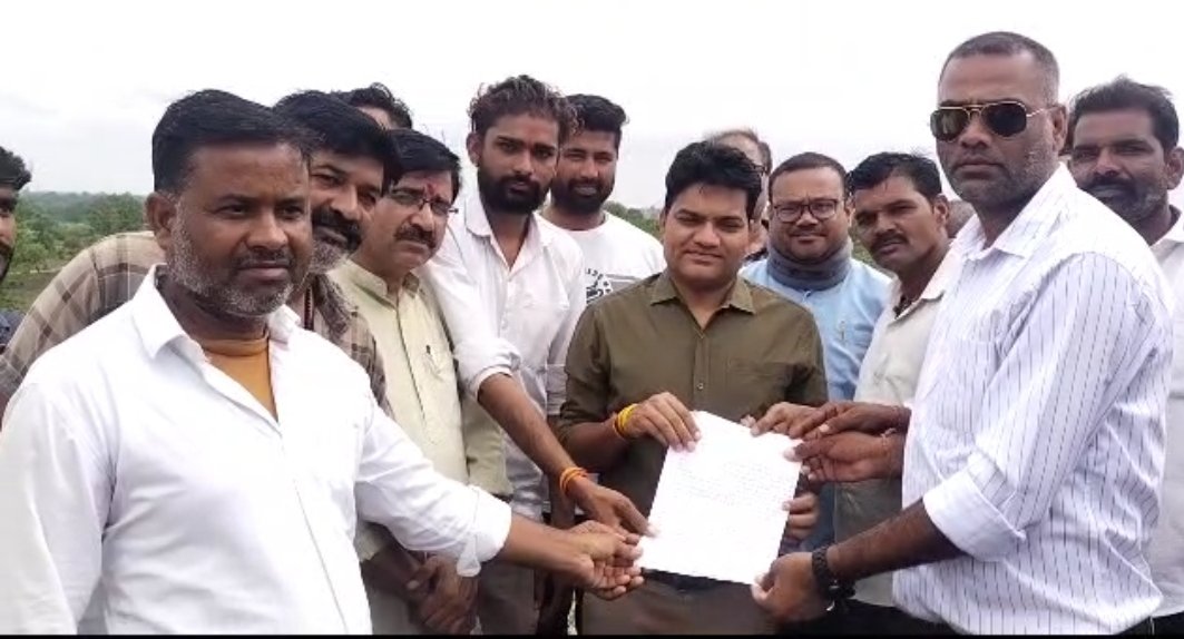 पेटी वर्क और संलिप्तता से बांध निर्माण में 50 फीसदी भ्रष्टाचार कांग्रेस ने लगाया आरोप, सागर कलेक्टर ने निवारी बांध का निरीक्षण कर अन्य विभाग से निर्माण गुणवत्ता की जांच का दिया आश्वासन | New India Times