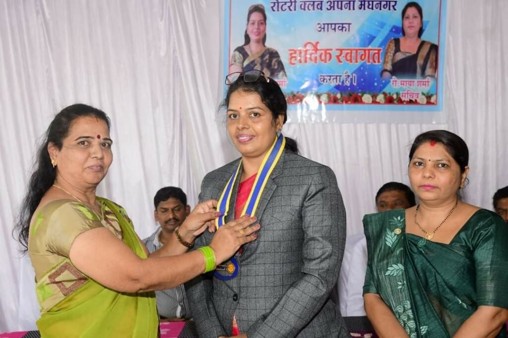 रोटरी क्लब के स्थापना दिवस पर मेघनगर रोटरी क्लब अपना ने श्रीमती चंदनबाला शर्मा एवं श्रीमती माया शर्मा को सौंपी वर्ष 2023-24 की कमान | New India Times