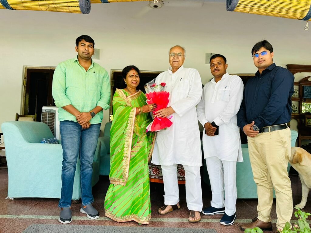 विधायक शोभारानी कुशवाहा ने पूर्व मंत्री नवाब दूर्रु मियां से चुनावों को लेकर की विशेष चर्चा | New India Times