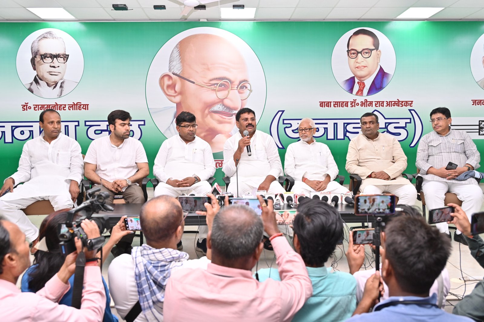 कमजोर करने का मंसूबा कभी सफल नहीं होगा, दल में रहकर कार्यकर्ताओं को दिग्भ्रमित करने में लगे थे उपेंद्र व आरसीपी सिंह: रामेश्वर महतो | New India Times