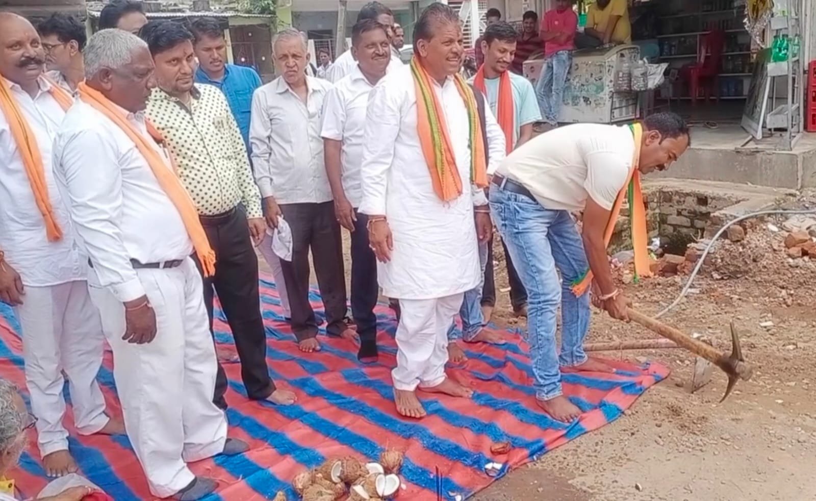 नगर परिषद द्वारा किया गया मेघनगर वार्ड नंबर 6 शेरानीपुरा रोड का भूमि पूजन | New India Times