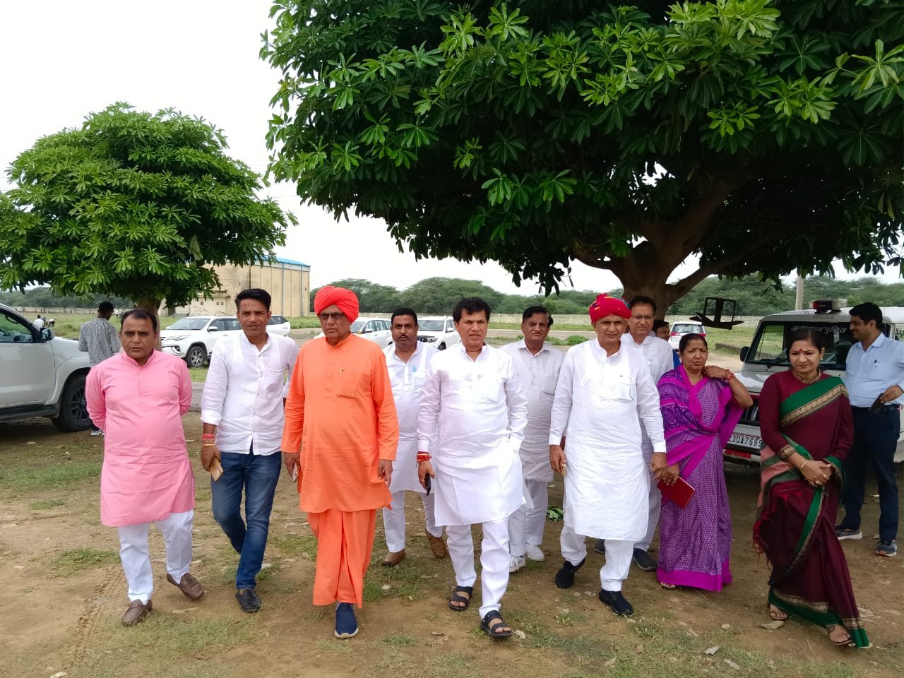 प्रधानमंत्री के प्रस्तावित 27 जुलाई के सीकर जिला में आगमन को लेकर केंद्रीय कृषि राज्य मंत्री कैलाश चौधरी ने सांसद सुमेधानंद सरस्वती व जिलाध्यक्ष के साथ कार्यक्रम स्थल का किया दौरा | New India Times