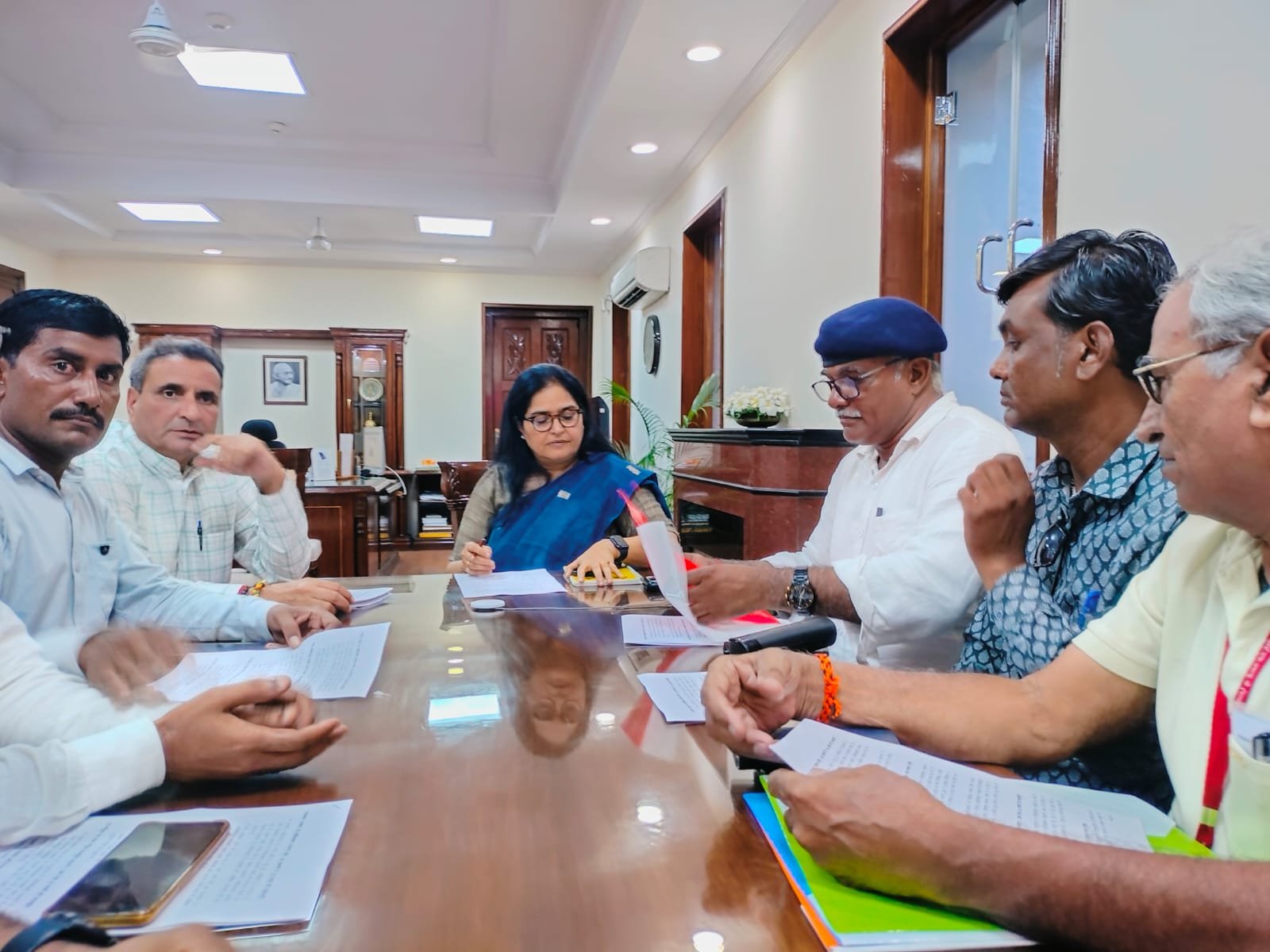 पत्रकार सुरक्षा कानून की मांग को लेकर आई एफ डब्ल्यू जे उतरा सड़कों पर | New India Times