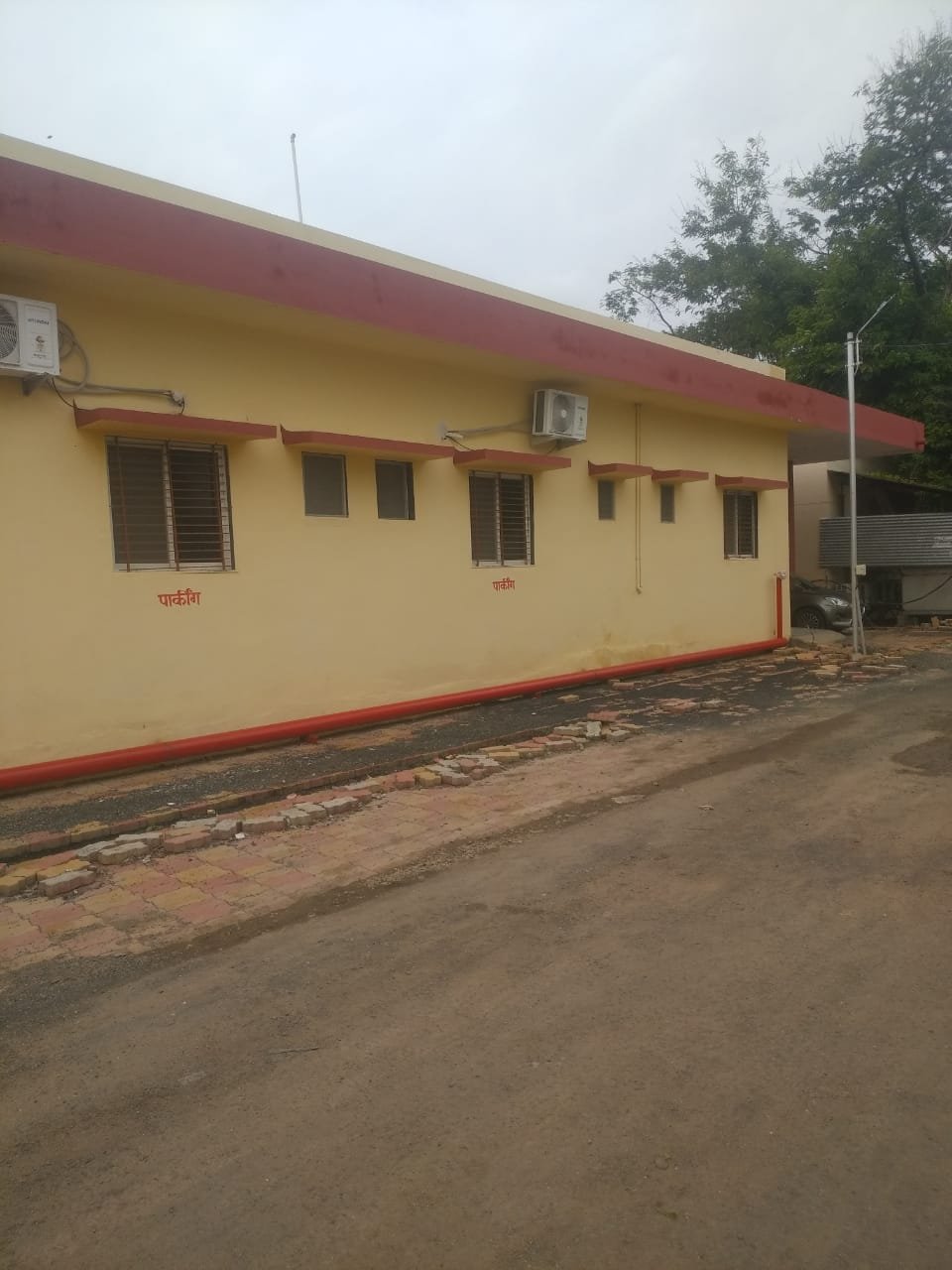 NRHM के अंधे प्रशासन के सामने भ्रष्टाचार की भेंट चढ़ गई डेढ़ करोड़ रुपए से बनी नेत्र चिकित्सा की बिल्डिंग, स्लैब से टपक रहा है बारिश का पानी | New India Times