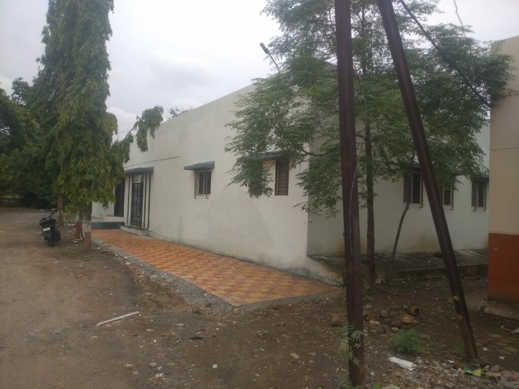 NRHM के अंधे प्रशासन के सामने भ्रष्टाचार की भेंट चढ़ गई डेढ़ करोड़ रुपए से बनी नेत्र चिकित्सा की बिल्डिंग, स्लैब से टपक रहा है बारिश का पानी | New India Times