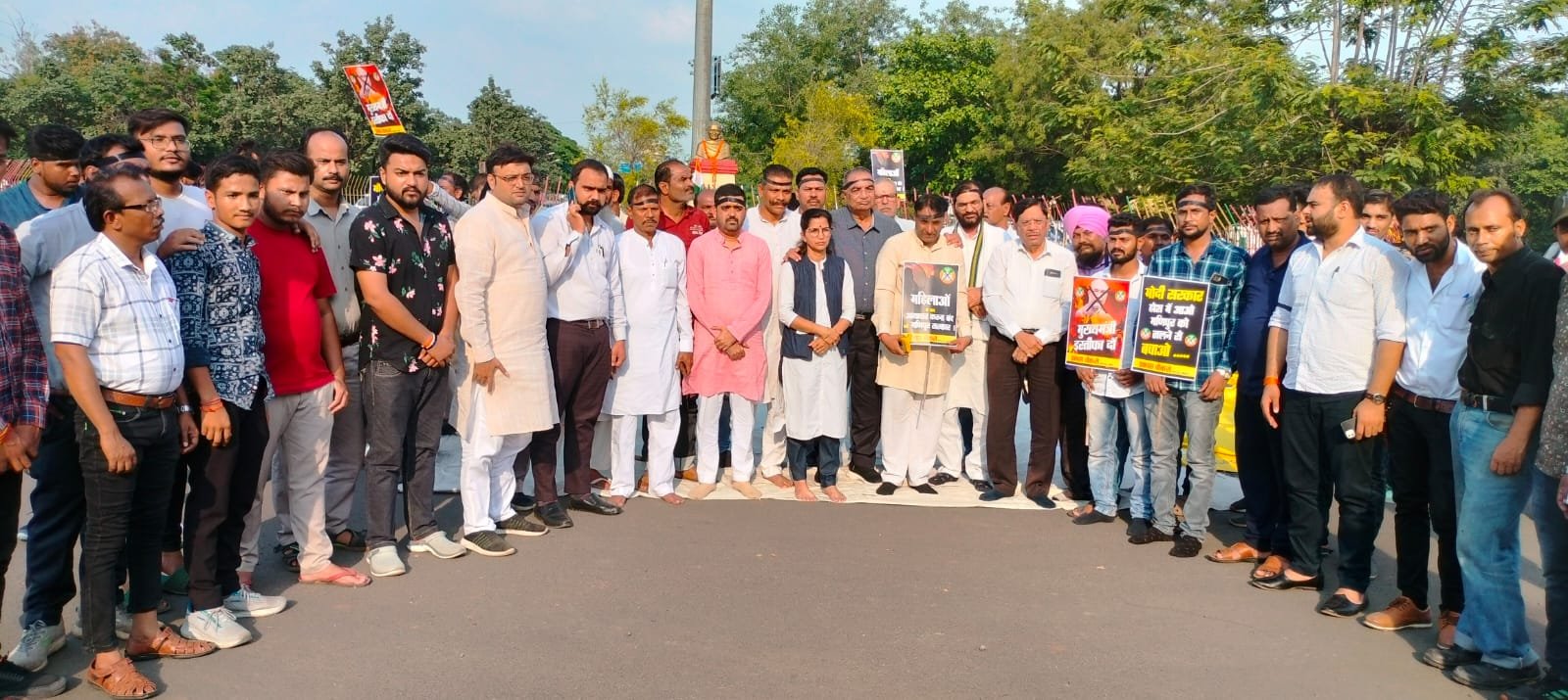 मणिपुर में महिलाओं के साथ हुई शर्मनाक घटना को लेकर भोपाल में कांग्रेसी कार्यकर्ताओं ने विरोध प्रदर्शन कर मणिपुर के मुख्यमंत्री के इस्तीफे की उठाई मांग | New India Times