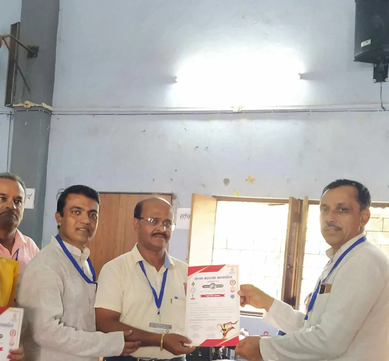 राज्य स्तरीय विज्ञान प्रदर्शनी में शिवानी ने प्राप्त किया प्रथम स्थान,<br>प्रधान अध्यापक राजेश नेमा भी सम्मानित | New India Times