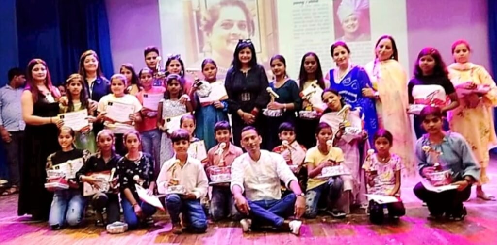 शेड़स ऑफ इंड़िया मैगजीन के 8वें संस्करण का हुआ भव्य विमोचन | New India Times