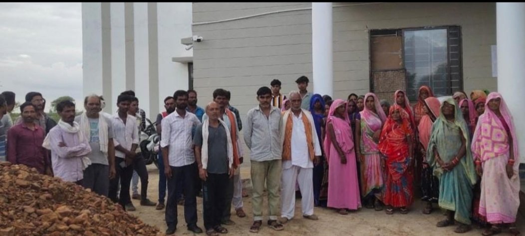 राशन दुकान में गड़बड़ी की शिकायत से नाराज सेल्समेन ने उपभोक्ताओं को धमकाया, ग्रामीणों की शिकायत पर महाराजपुर थाने में प्रकरण दर्ज | New India Times