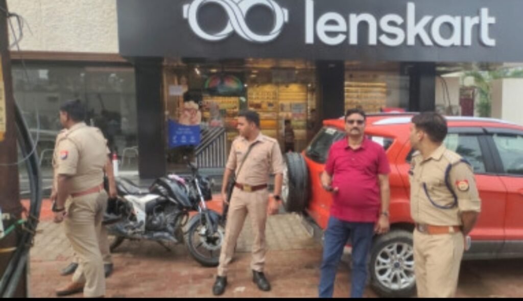 दिनदहाड़े एटीएम में पैसा लगाने जा रहे कर्मियों से 7 लाख 50 हज़ार रुपए ले उड़े टप्पेबाज़ | New India Times