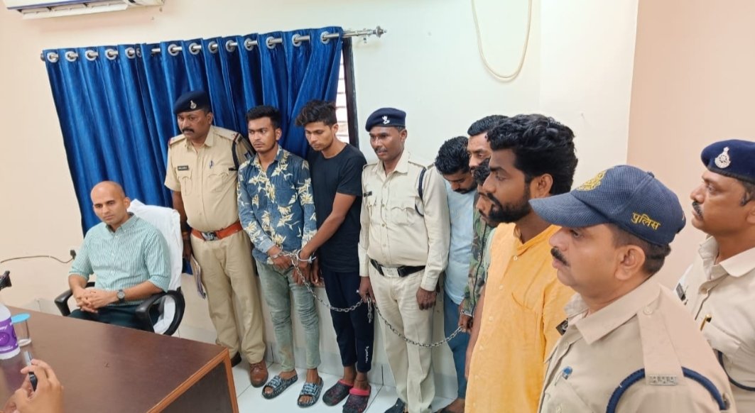 खकनार पुलिस ने 6 अवैध पिस्टल के साथ 6 आरोपियों को किया गिरफ़्तार, दो आरोपी फरार | New India Times