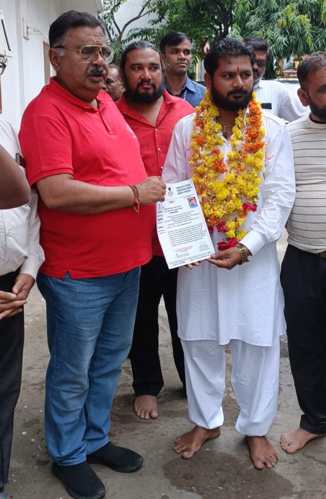 बुरहानपुर विधायक शेरा भैय्या ने नवनियुक्त ज़िलाध्यक्ष अर्जुन जंगाले को सौंपा नियुक्ति पत्र | New India Times