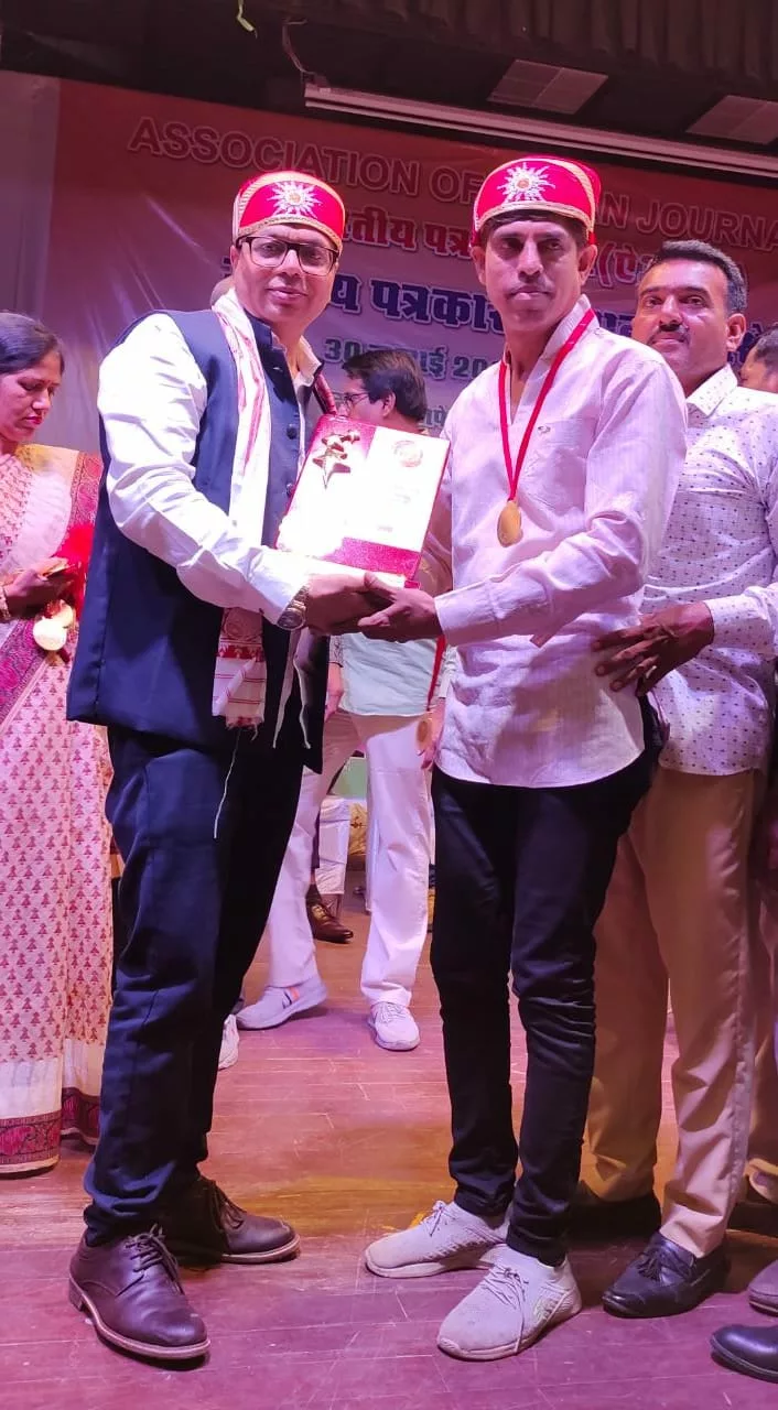 झाबुआ जिले के जिलाध्यक्ष हरीश राठौड़, पवन नाहर, उमेश चौहान सहित अंचल के अनेक पत्रकार हुए सम्मानित | New India Times