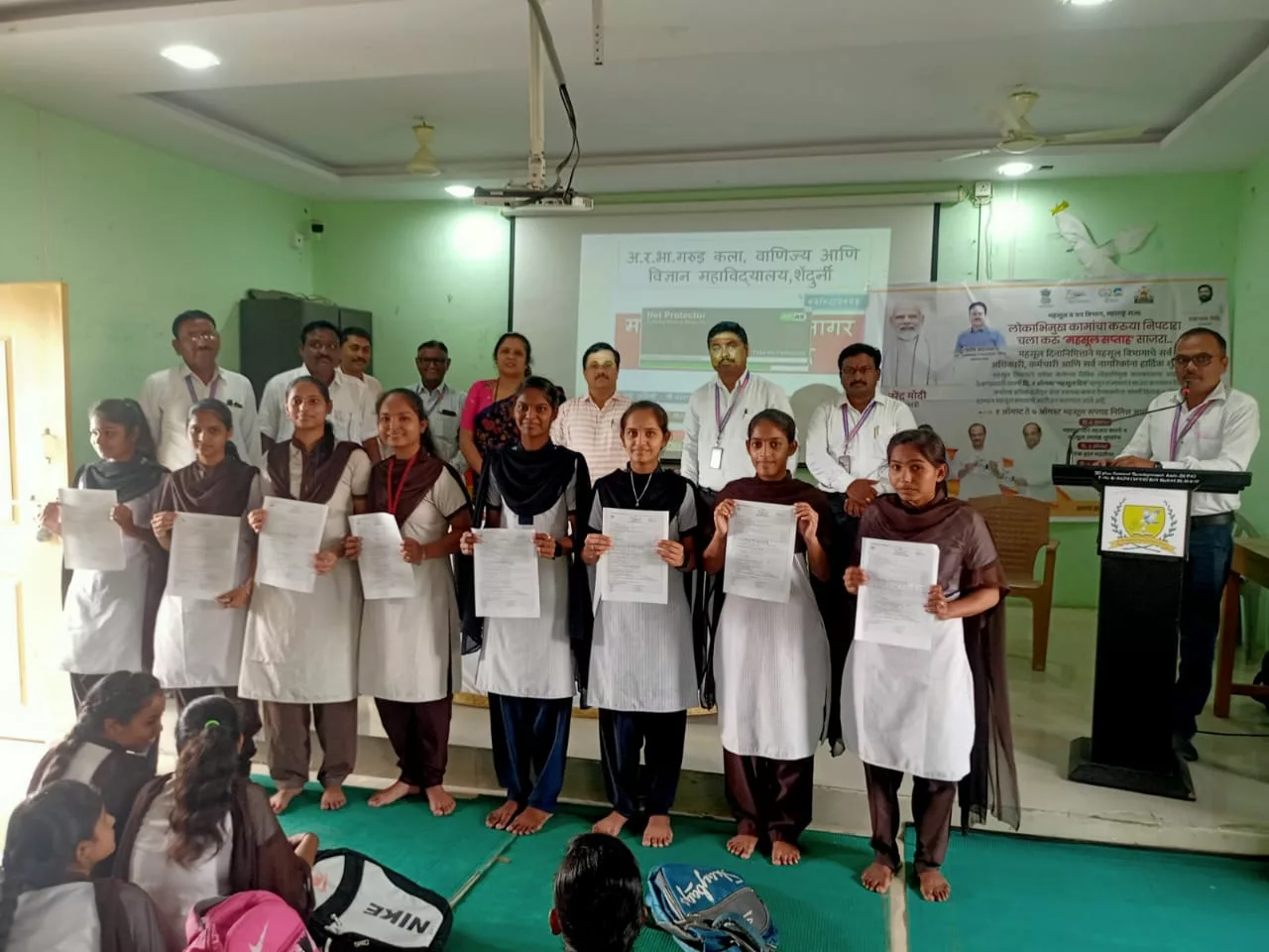 राजस्व पखवाड़ा पर्व पर बेस्ट कर्मियों का हुआ सम्मान, गरुड़ कॉलेज में मतदाता पंजीकरण युवा संवाद का किया गया आयोजन | New India Times