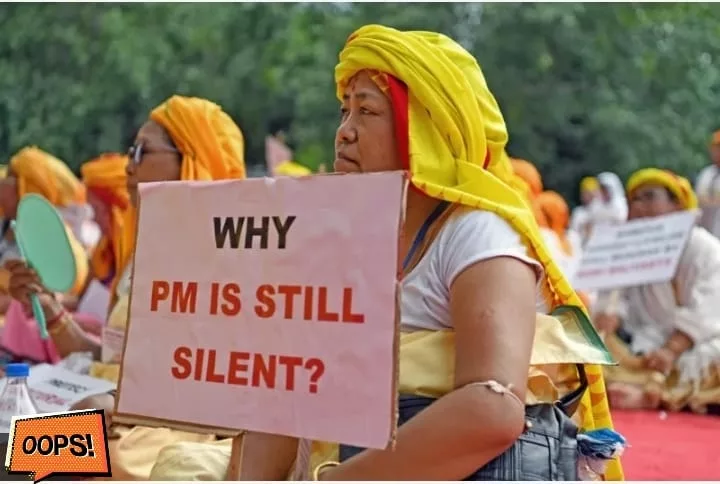 मणिपुर हिंसाचर के खिलाफ़ दिखा जनजातीय आक्रोश, 'एक तीर एक कमान आदिवासी एक समान, बंद करो बंद करो महिलाओं पर अत्याचार बंद करो' के नारों से गूंजा जलगांव | New India Times