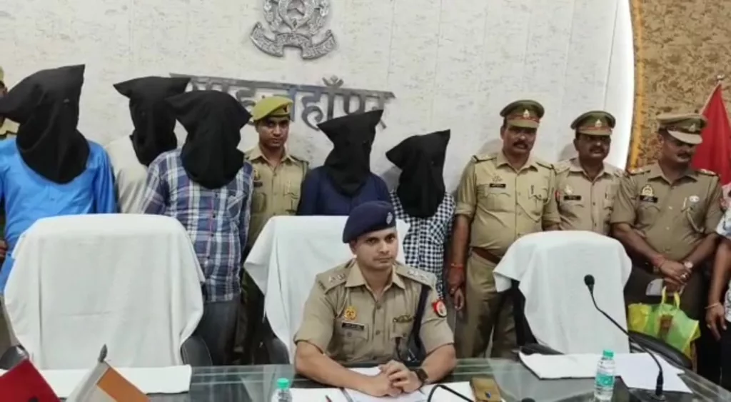 पुलिस मुठभेड़ में पांच डकैत गिरफ्तार, शाहजहांपुर सहित कई जनपदों की घटनाओं को स्वीकारा | New India Times