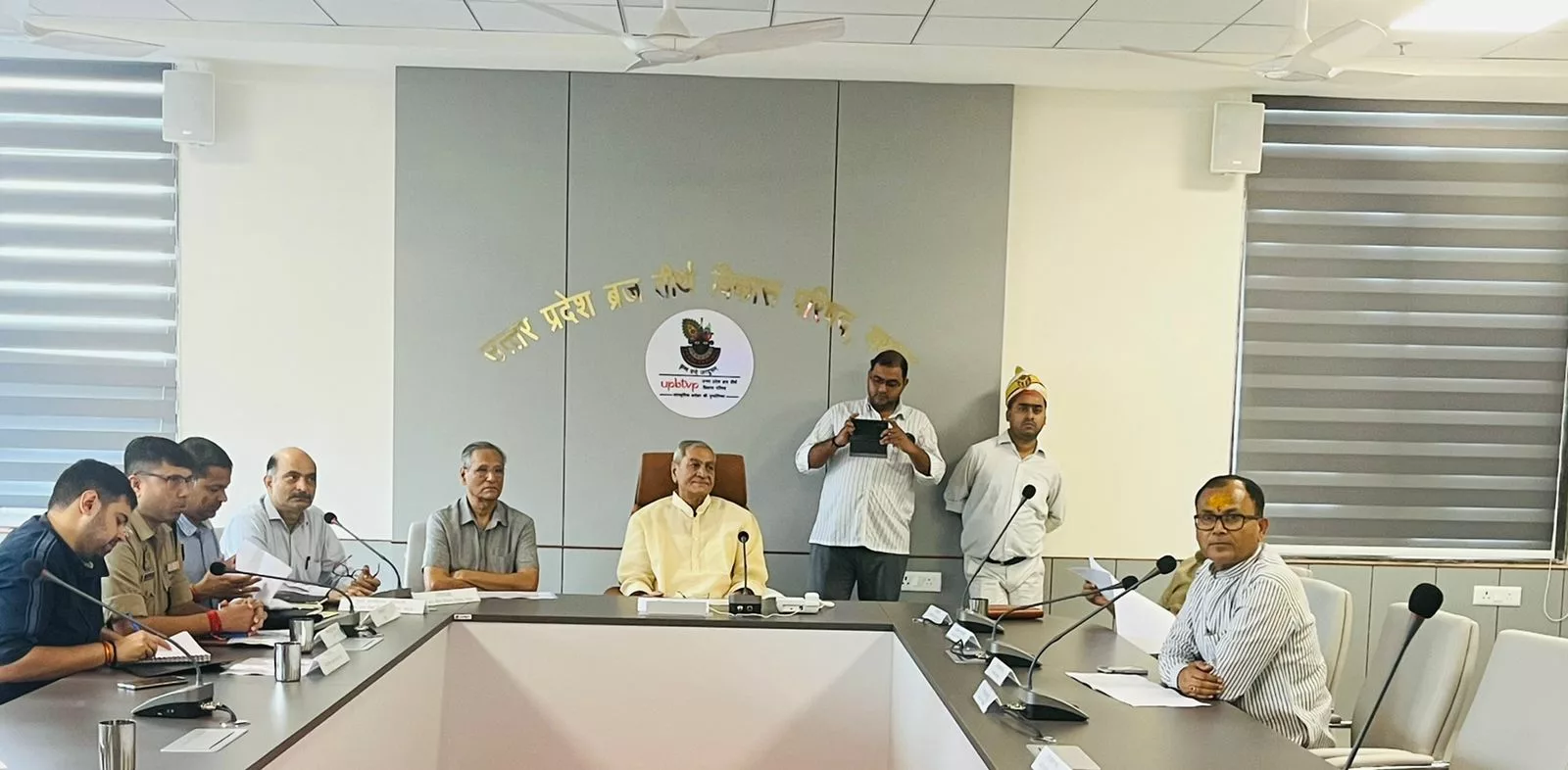 उत्तर प्रदेश ब्रजतीर्थ विकास परिषद की बैठक में श्रीकृष्ण जन्मोत्सव-2023 की व्यवस्थाओं काे लेकर कैबिनेट मंत्री चौधरी लक्ष्मी नारायण ने दिए निर्देश | New India Times