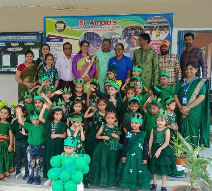 सेंट अर्नाल्ड स्कूल में पौधारोपण कार्यक्रम हुआ संपन्न | New India Times