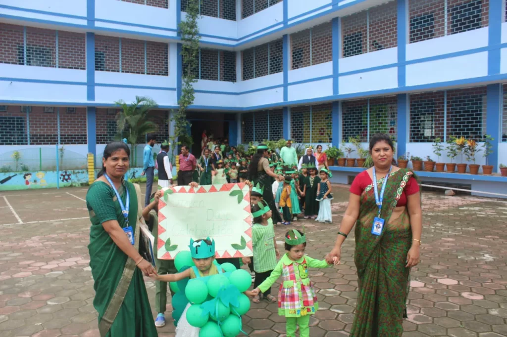 सेंट अर्नाल्ड स्कूल में पौधारोपण कार्यक्रम हुआ संपन्न 2 सेंट अर्नाल्ड स्कूल में पौधारोपण कार्यक्रम हुआ संपन्न | New India Times
