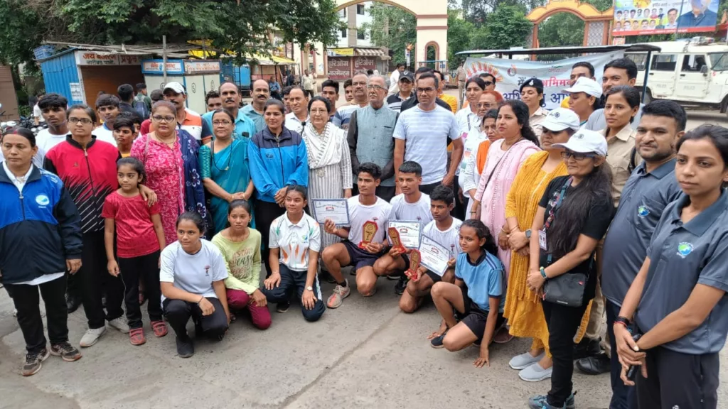 नवागत एसपी के निर्देशन में "मैं हूं अभिमन्यु"जागरूकता अभियान के तहत मैराथन दौड़ का हुआ आयोजन 2 नवागत एसपी के निर्देशन में "मैं हूं अभिमन्यु"जागरूकता अभियान के तहत मैराथन दौड़ का हुआ आयोजन | New India Times