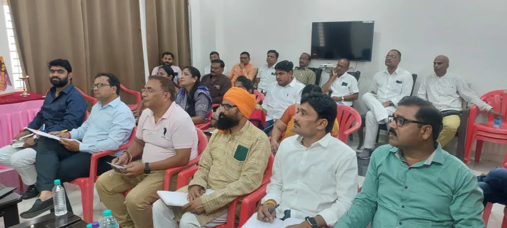 भाजपा ज़िला अध्यक्ष मनोज लधवे ने कार्यकर्ताओं में भरा जोश: मेरी सरकार पुनः बनें, इस भाव को लेकर चुनाव कार्य में जुट जाऐं 3 भाजपा ज़िला अध्यक्ष मनोज लधवे ने कार्यकर्ताओं में भरा जोश: मेरी सरकार पुनः बनें, इस भाव को लेकर चुनाव कार्य में जुट जाऐं | New India Times