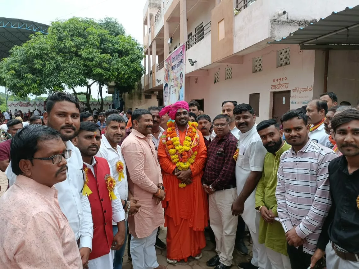 बुरहानपुर में जनप्रतिनिधियों की उपस्थिति में रजक समाज का मिलन समारोह एवं जाति भोज हुआ संपन्न | New India Times