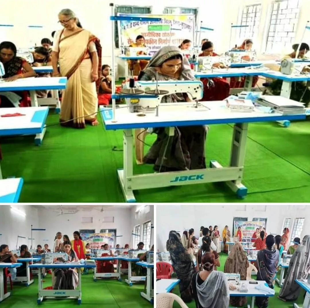 स्वयं सहायता समूह की महिलाओं को दिया जा रहा है सेनेटरी नेपकीन तैयार करने का प्रशिक्षण | New India Times