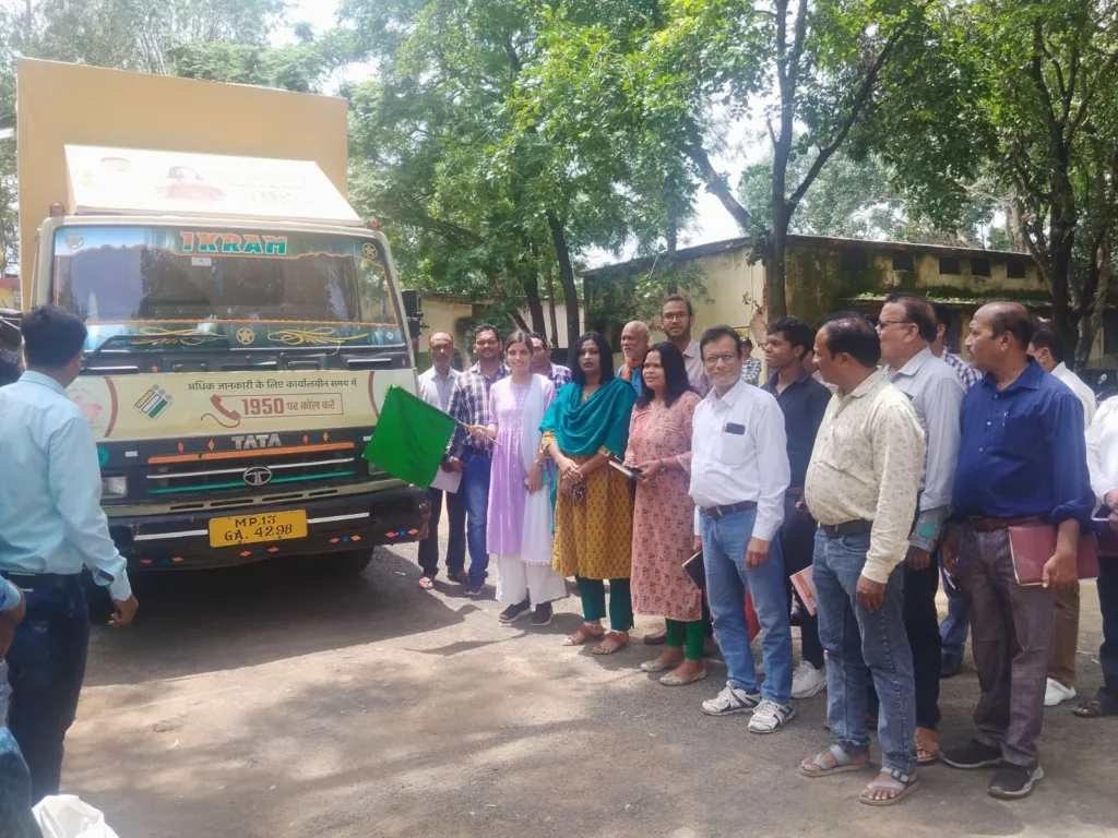एसडीएम ने मतदाता जागरूकता वाहन को हरी झंडी दिखाकर किया रवाना | New India Times