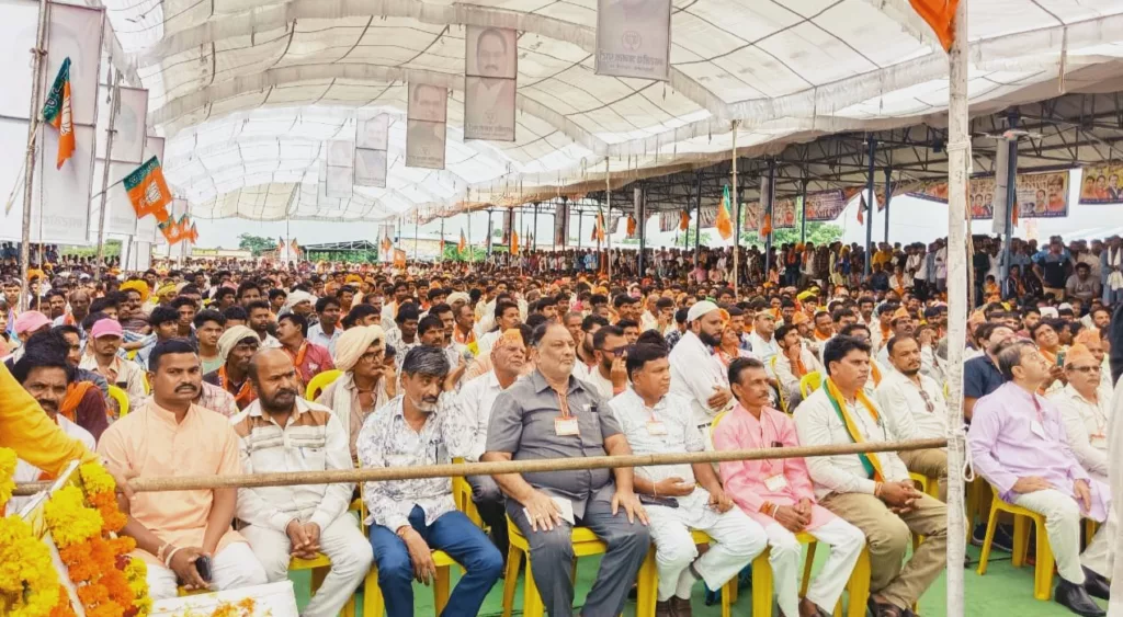 भाजपा सरकार ने जनजाति वर्ग के लिए सबसे ज्यादा सम्मानित का कार्य किया है: कैलाश विजयवर्गीय 3 भाजपा सरकार ने जनजाति वर्ग के लिए सबसे ज्यादा सम्मानित का कार्य किया है: कैलाश विजयवर्गीय | New India Times